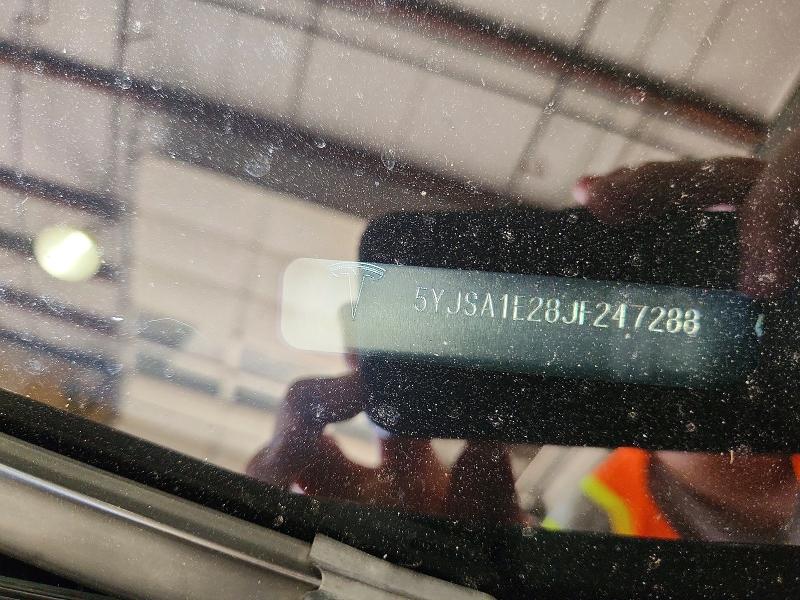 67422726 :رقم المزاد ، 5YJSA1E28JF247288 vin ، 2018 Tesla Model S مزاد بيع