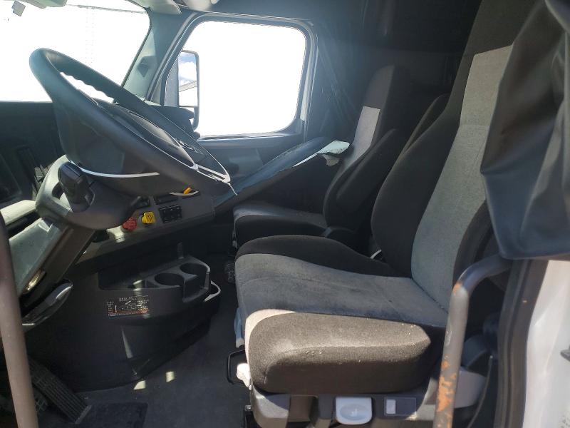 Продажа на аукционе авто 2022 Freightliner Cascadia 126, vin: 3AKJHHDR2NSNK9005, номер лота: 66141986
