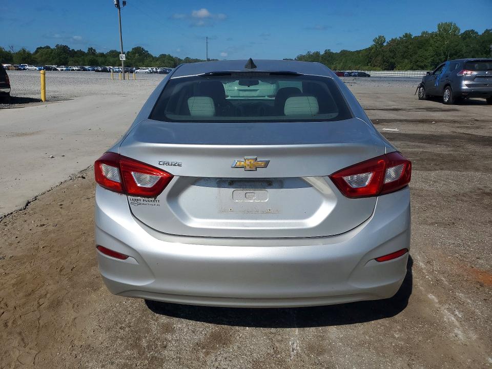 67821146 :رقم المزاد ، 1G1BC5SM4J7173504 vin ، 2018 Chevrolet Cruze مزاد بيع