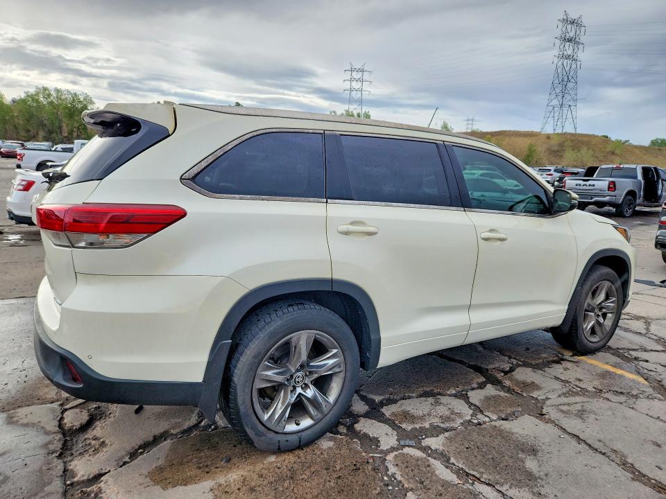 Продажа на аукционе авто 2019 Toyota Highlander, vin: 5TDDZRFH0KS742343, номер лота: 69339256