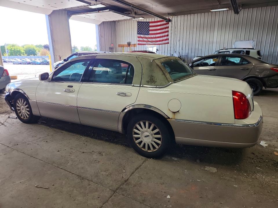 Продажа на аукционе авто 2003 Lincoln Town Car, vin: 1LNHM82W53Y620349, номер лота: 63919836