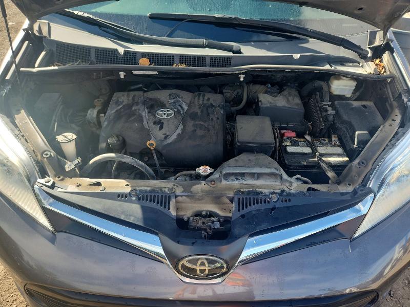 2018 Toyota Sienna მანქანა იყიდება აუქციონზე, vin: 5TDKZ3DC1JS965601, აუქციონის ნომერი: 67983066