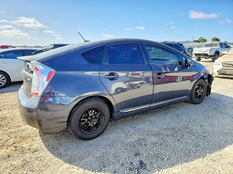 69069766 :رقم المزاد ، JTDKN3DU8D1650252 vin ، 2015 Toyota Prius مزاد بيع