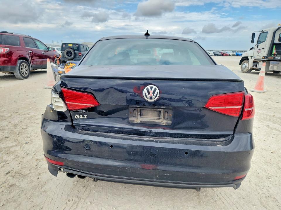67032226 :رقم المزاد ، 3VW5T7AJ7GM372601 vin ، 2016 Volkswagen Jetta مزاد بيع