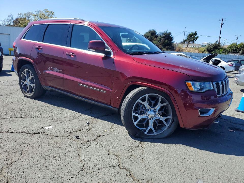 67222226 :رقم المزاد ، 1C4RJFBGXJC324610 vin ، 2018 Jeep Grand Cherokee مزاد بيع