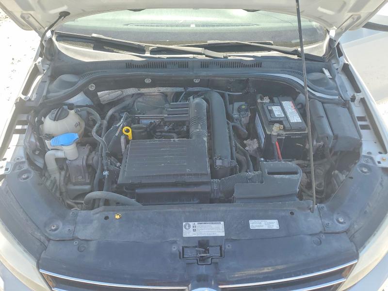 68834996 :رقم المزاد ، 3VW2B7AJ3HM215638 vin ، 2017 Volkswagen Jetta مزاد بيع