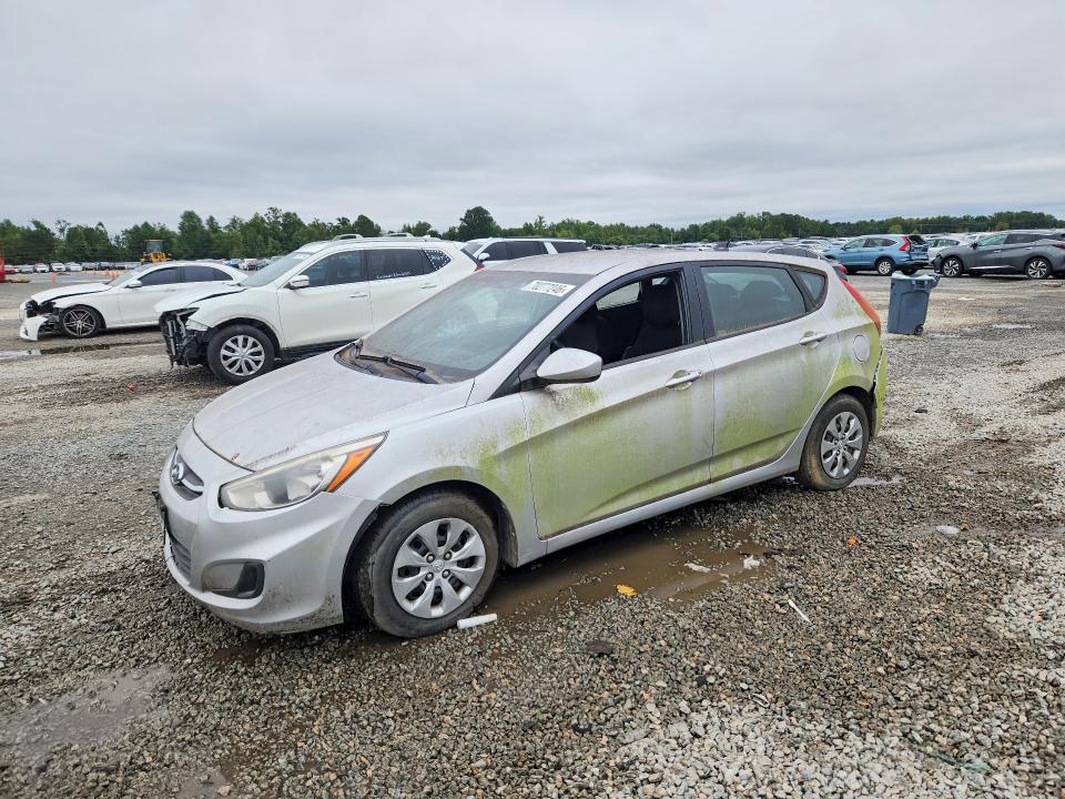2015 Hyundai Accent მანქანა იყიდება აუქციონზე, vin: KMHCT5AE1FU208350, აუქციონის ნომერი: 70277246