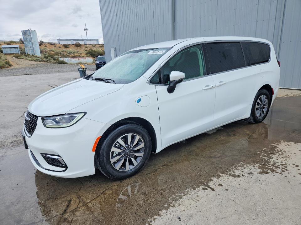 Auction sale of the 2023 Chrysler Pacifica, vin: 2C4RC1L79PR588493, lot number: 67725426
