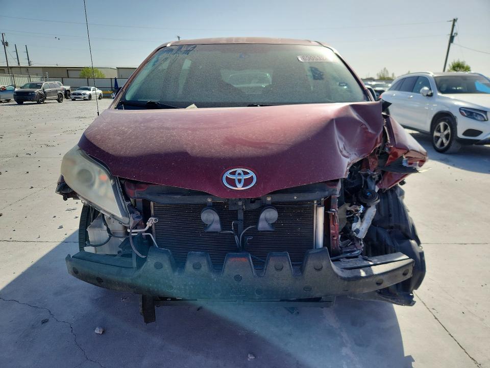 69053246 :رقم المزاد ، 5TDZK3DC5DS307254 vin ، 2013 Toyota Sienna مزاد بيع
