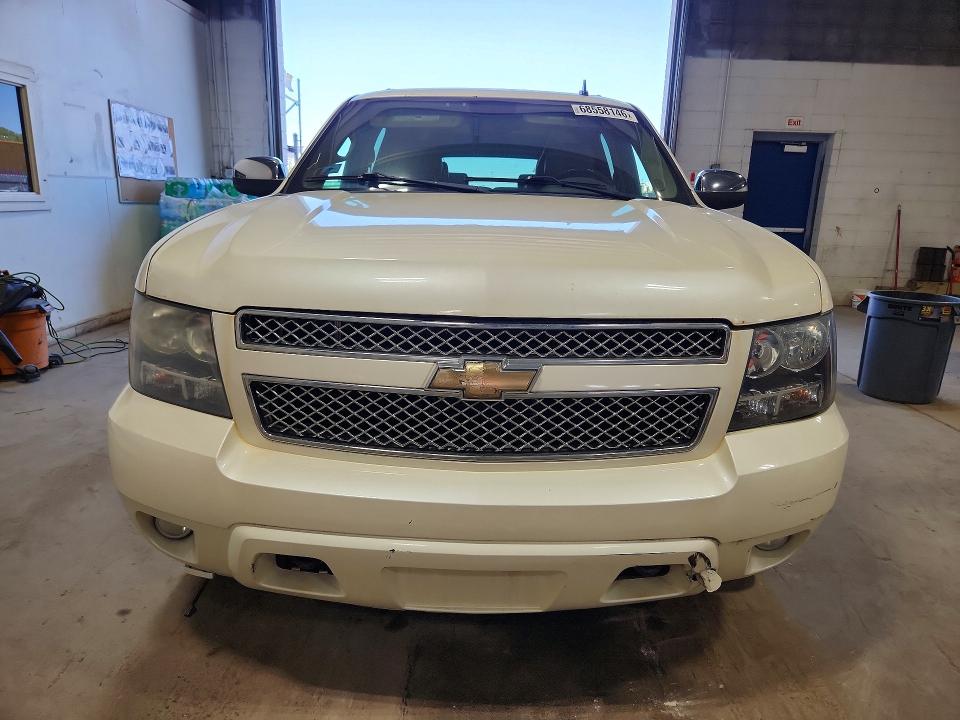68558146 :رقم المزاد ، 1GNUKKE39AR246110 vin ، 2010 Chevrolet Suburban مزاد بيع