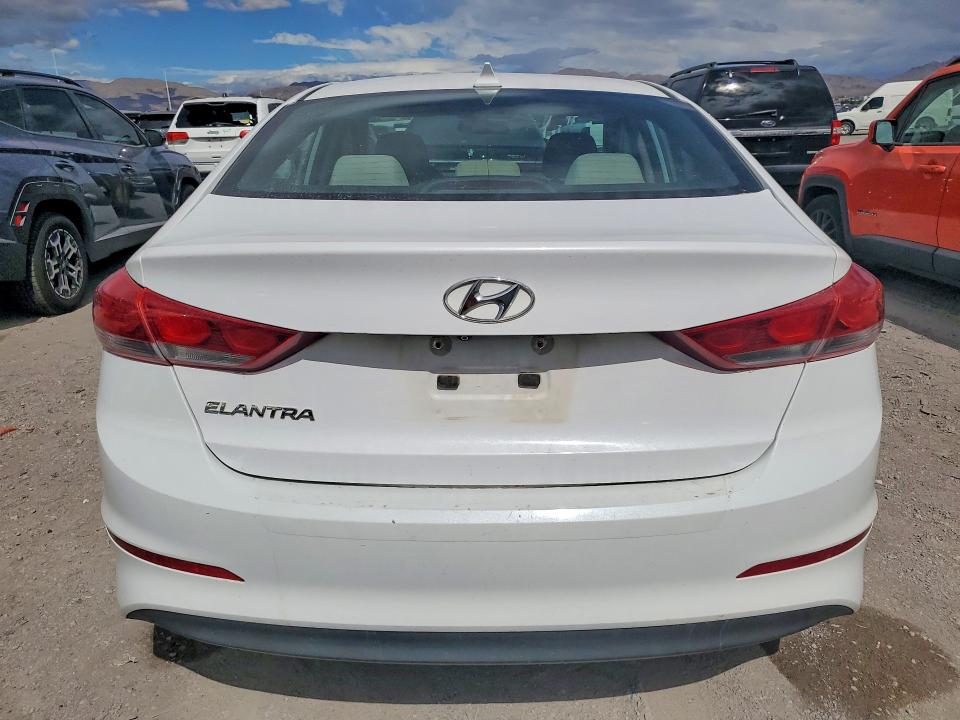 2018 Hyundai Elantra მანქანა იყიდება აუქციონზე, vin: 5NPD84LF7JH246954, აუქციონის ნომერი: 70496406