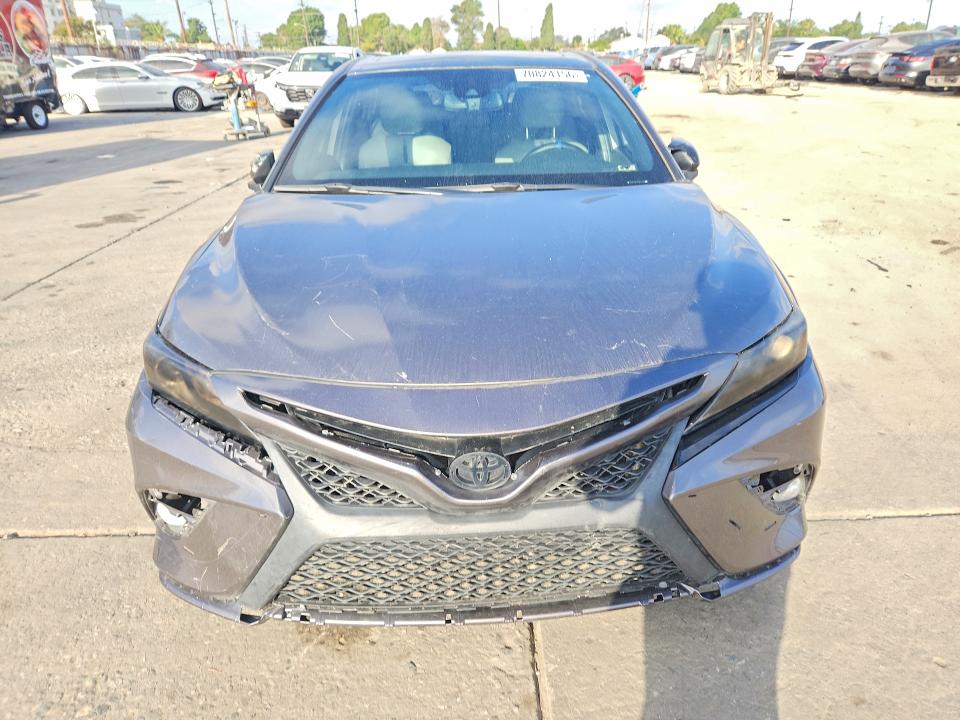 2019 Toyota Camry Hybrid მანქანა იყიდება აუქციონზე, vin: 4T1B21HK0KU517448, აუქციონის ნომერი: 70824156