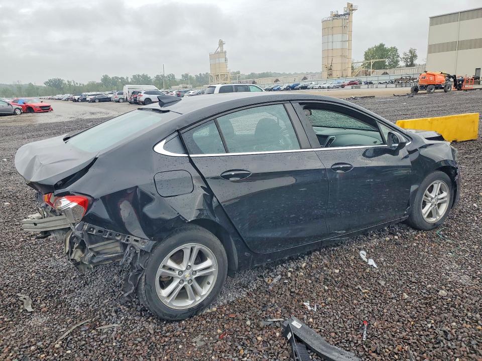 70626146 :رقم المزاد ، 1G1BE5SM5H7230118 vin ، 2017 Chevrolet Cruze مزاد بيع
