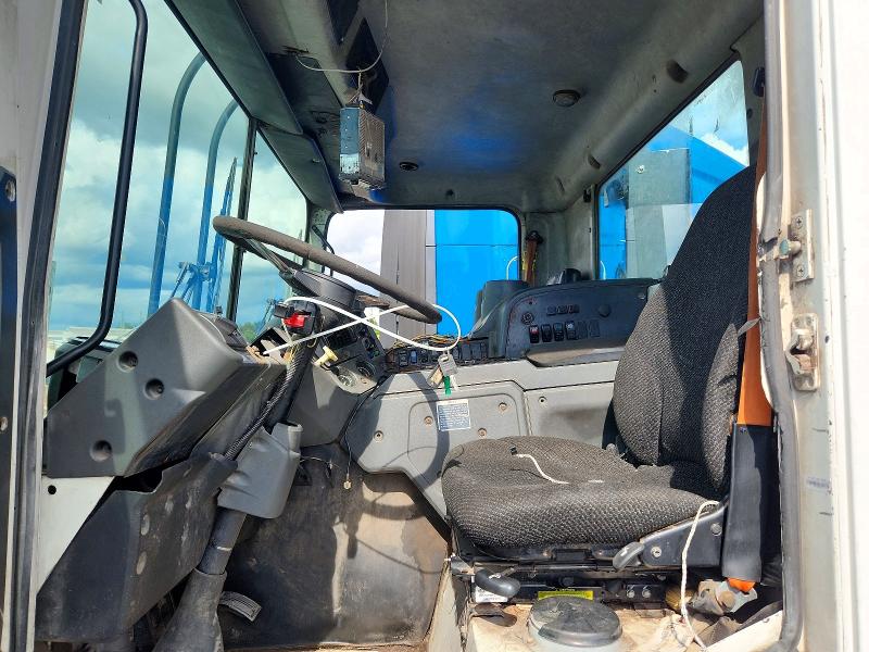69219426 :رقم المزاد ، 1M2AV02CXAM005600 vin ، 2010 Mack Mru600 مزاد بيع