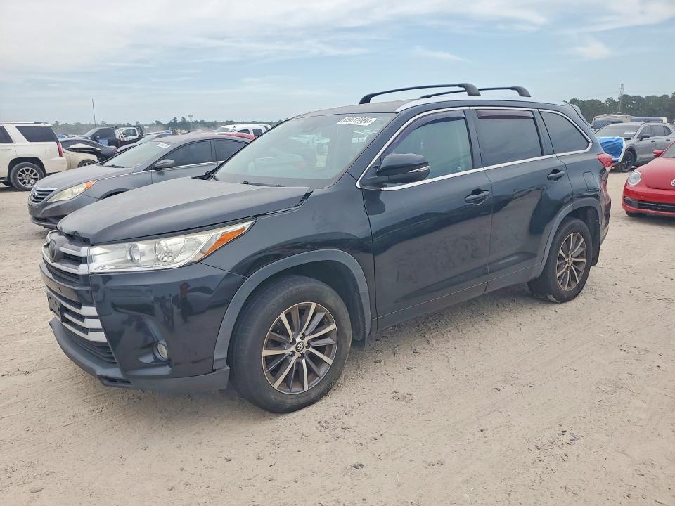 Aukcja sprzedaży 2018 Toyota Highlander, vin: 5TDJZRFH3JS555325, numer aukcji: 69612066