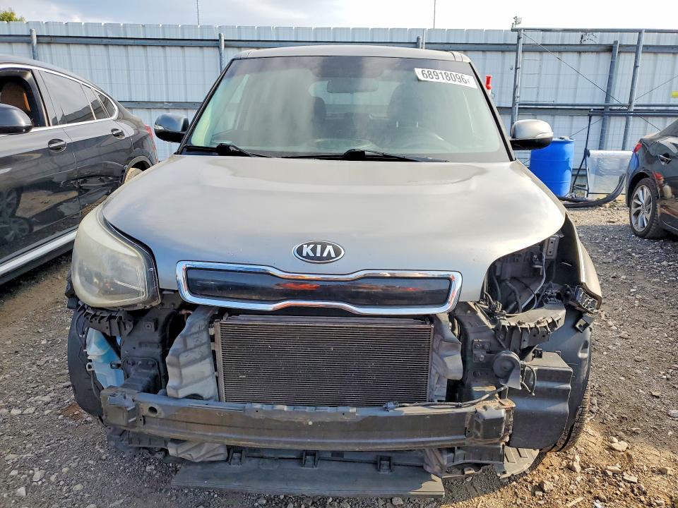 68918096 :رقم المزاد ، KNDJP3A55E7000733 vin ، 2014 Kia Soul مزاد بيع