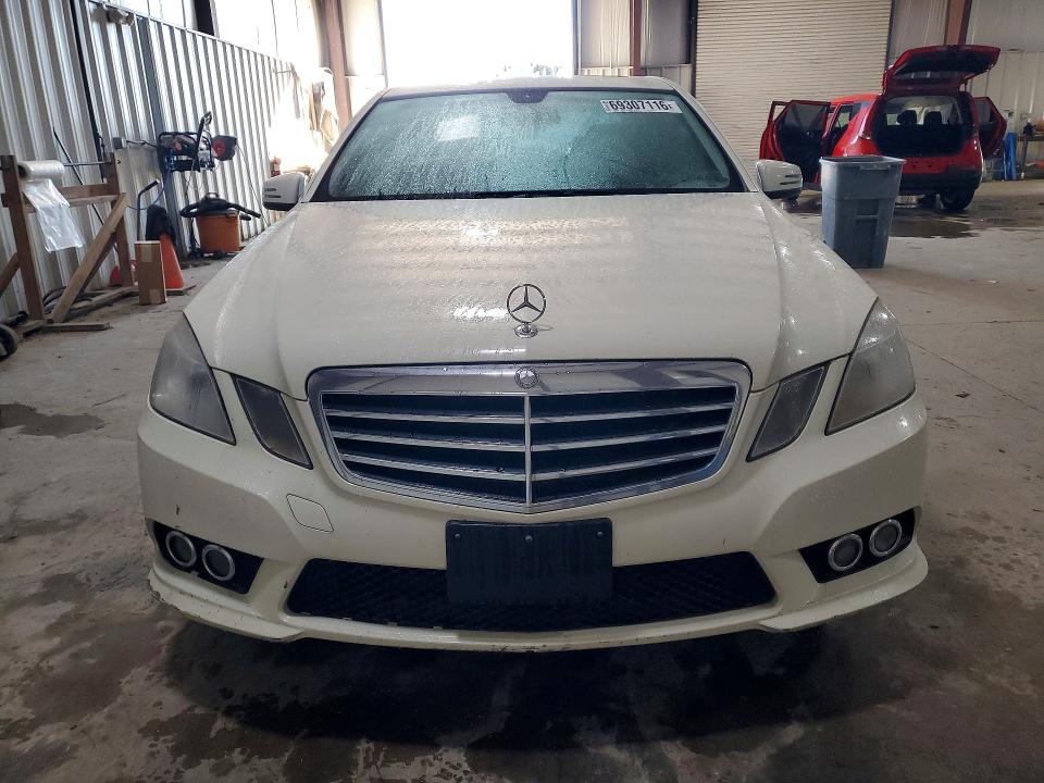 69307116 :رقم المزاد ، WDDHF8HB2AA156757 vin ، 2010 Mercedes-benz E مزاد بيع