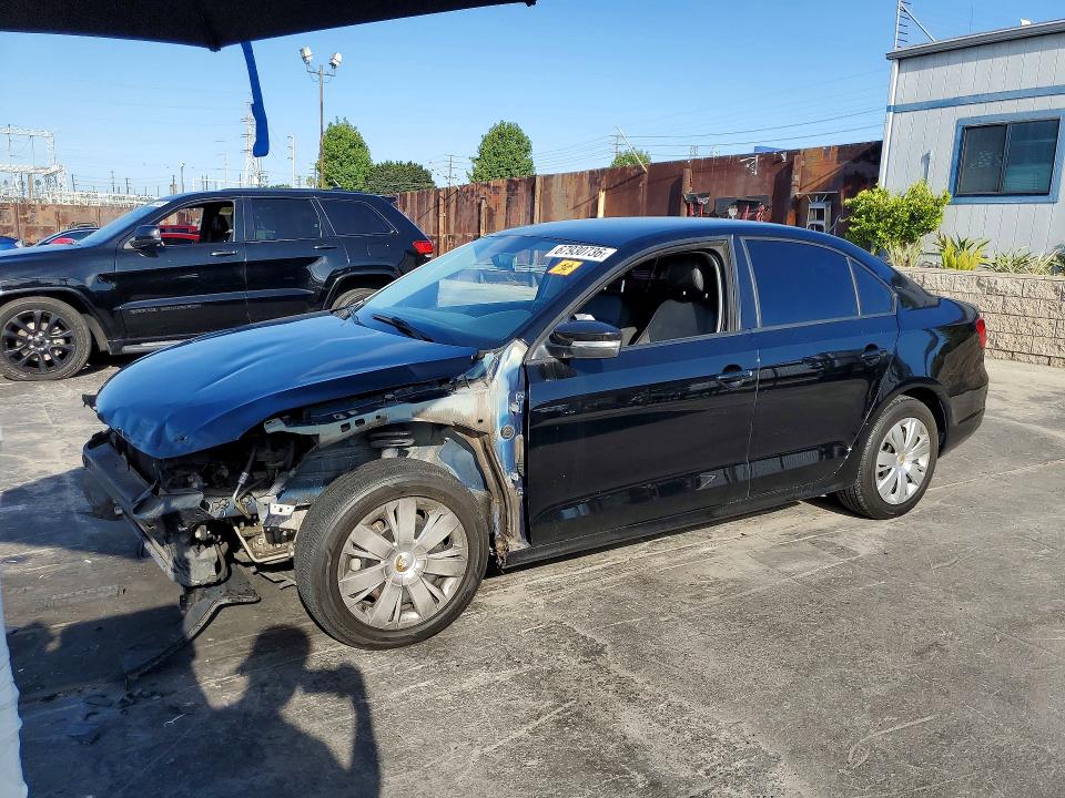 67930736 :رقم المزاد ، 3VWDZ7AJ6BM326258 vin ، 2011 Volkswagen Jetta مزاد بيع