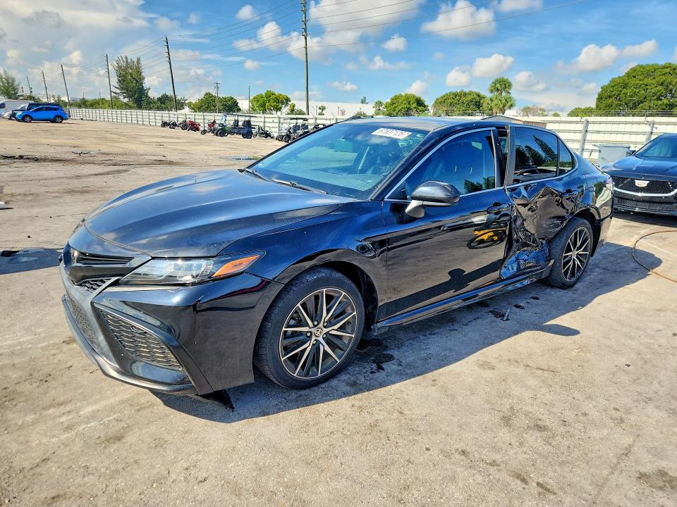 Aukcja sprzedaży 2021 Toyota Camry, vin: 4T1G11AK4MU590554, numer aukcji: 67637126