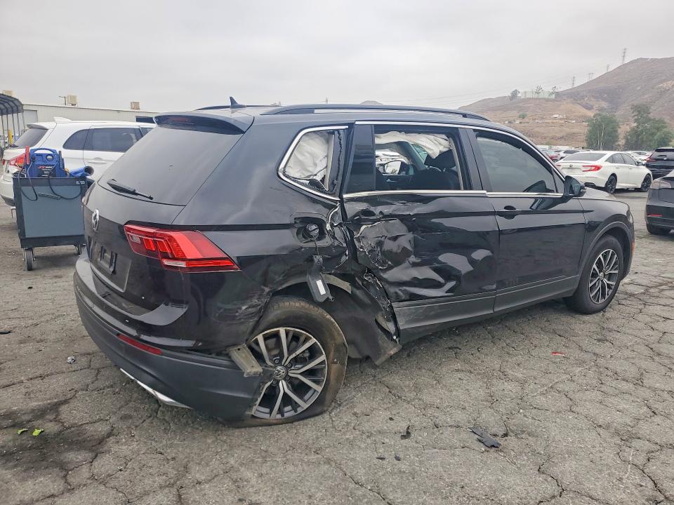 68939446 :رقم المزاد ، 3VV3B7AX8KM090303 vin ، 2019 Volkswagen Tiguan مزاد بيع