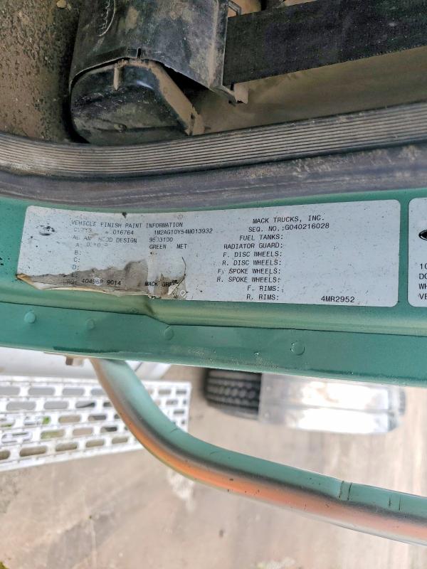 66977046 :رقم المزاد ، 1M2AG10Y54M013932 vin ، 2004 Mack 700 مزاد بيع