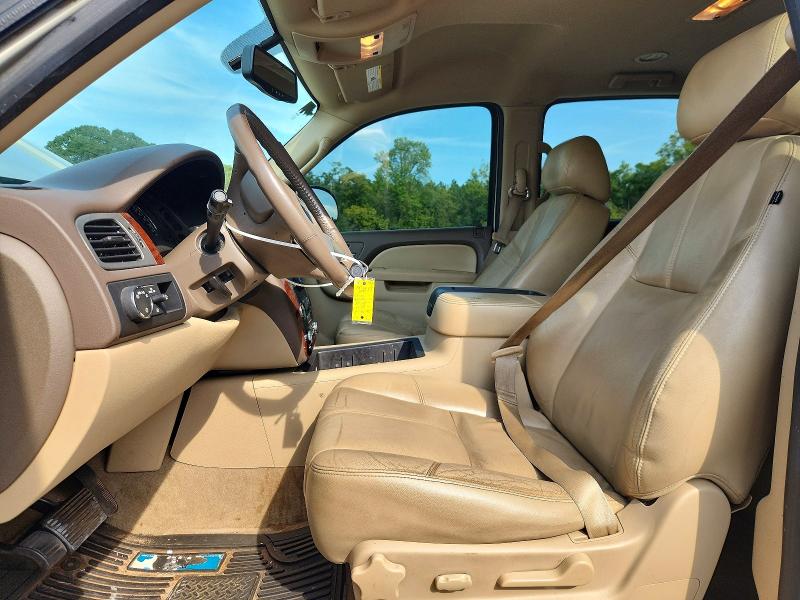 2014 Chevrolet Suburban მანქანა იყიდება აუქციონზე, vin: 1GNSCJE02ER205361, აუქციონის ნომერი: 70169336