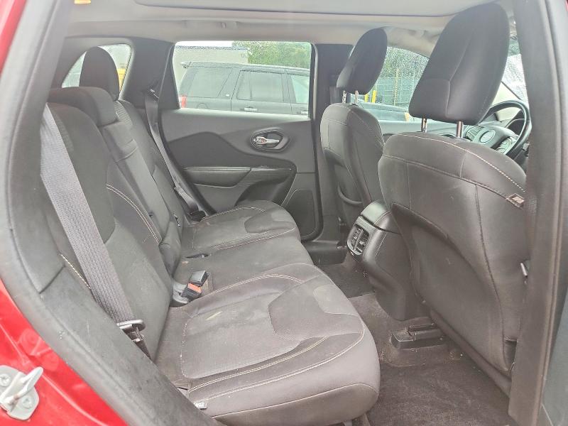 68417086 :رقم المزاد ، 1C4PJMCB7FW675379 vin ، 2015 Jeep Cherokee مزاد بيع