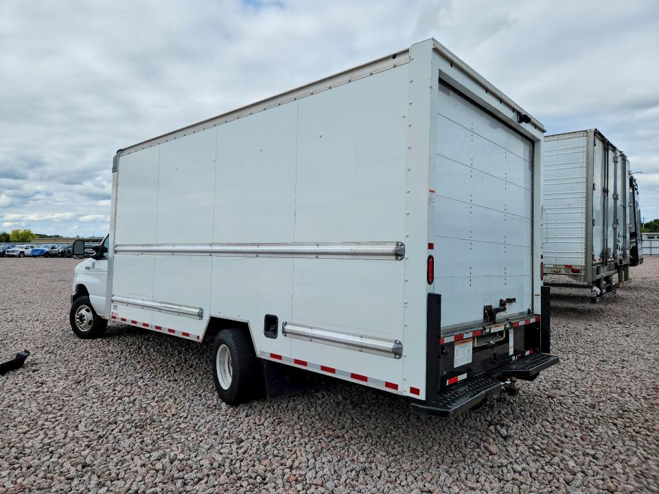69552096 :رقم المزاد ، 1FDWE3FN3NDC03606 vin ، 2022 Ford Econoline مزاد بيع
