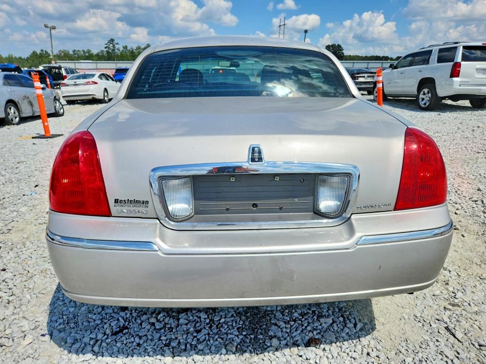 Aukcja sprzedaży 2008 Lincoln Town Car, vin: 2LNHM82V68X659711, numer aukcji: 65834156