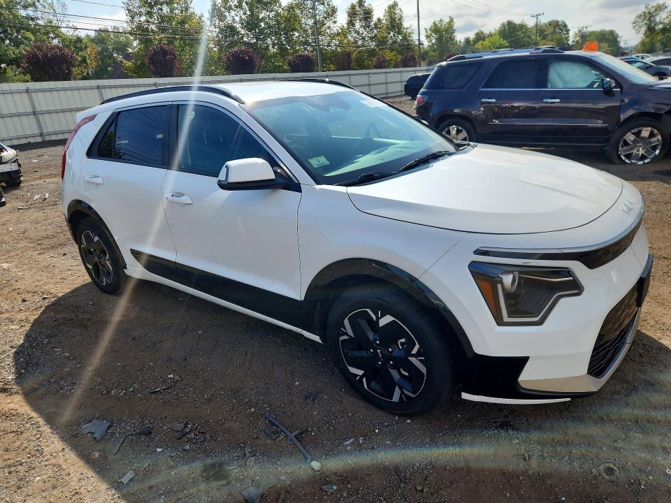 Продажа на аукционе авто 2024 Kia Niro, vin: KNDCR3L10R5112368, номер лота: 69368556