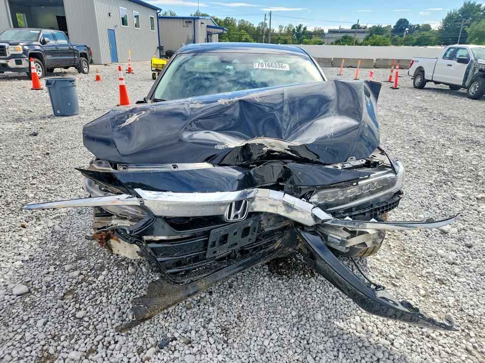 2018 Honda Accord მანქანა იყიდება აუქციონზე, vin: 1HGCV1F94JA010604, აუქციონის ნომერი: 70166336
