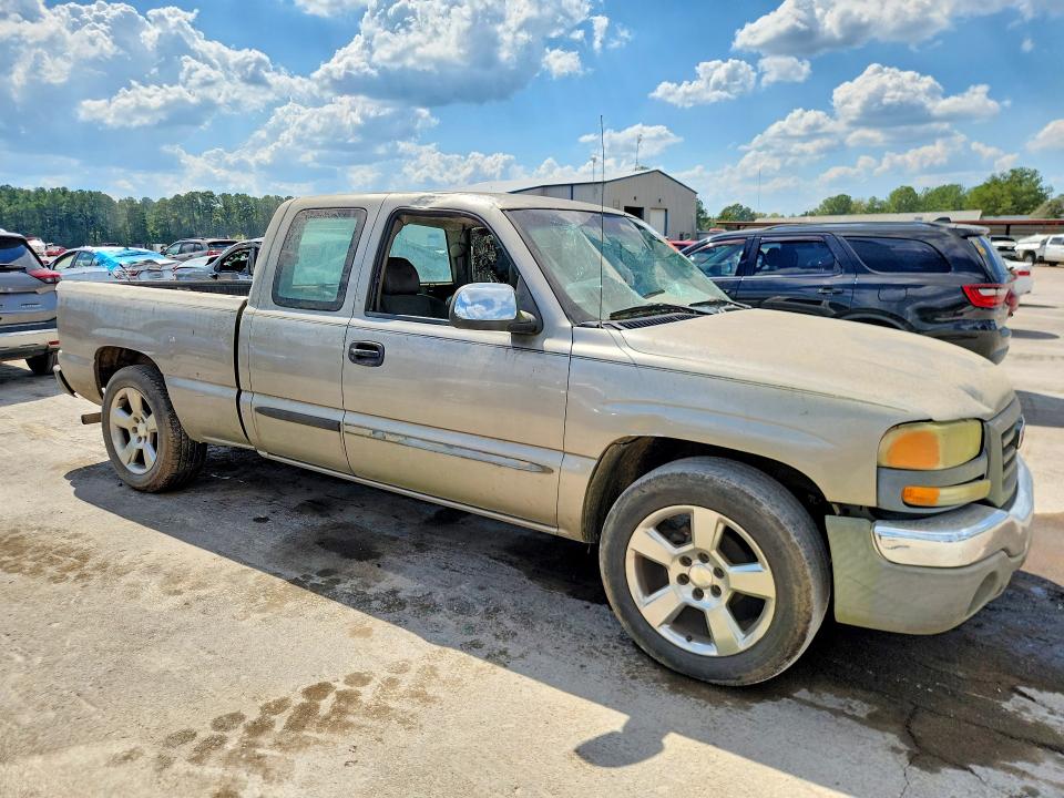 70498066 :رقم المزاد ، 2GTEC19X731244093 vin ، 2003 Gmc New Sierra مزاد بيع