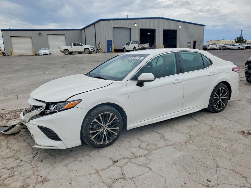 67968716 :رقم المزاد ، 4T1G11AK5LU897147 vin ، 2020 Toyota Camry مزاد بيع