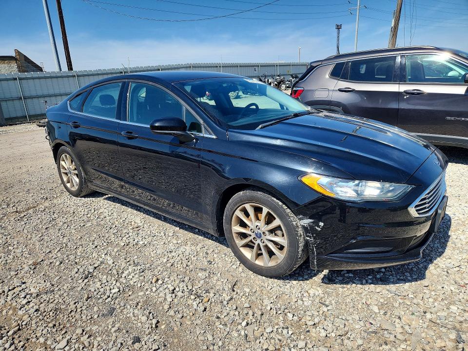 68970716 :رقم المزاد ، 3FA6P0HD1HR117195 vin ، 2017 Ford Fusion مزاد بيع