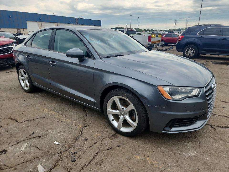 67681726 :رقم المزاد ، WAUACGFF7F1131796 vin ، 2015 Audi A3 مزاد بيع