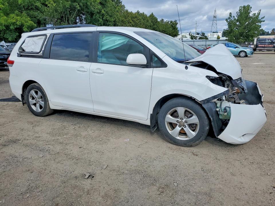 68337996 :رقم المزاد ، 5TDKK3DC0CS226484 vin ، 2012 Toyota Sienna مزاد بيع