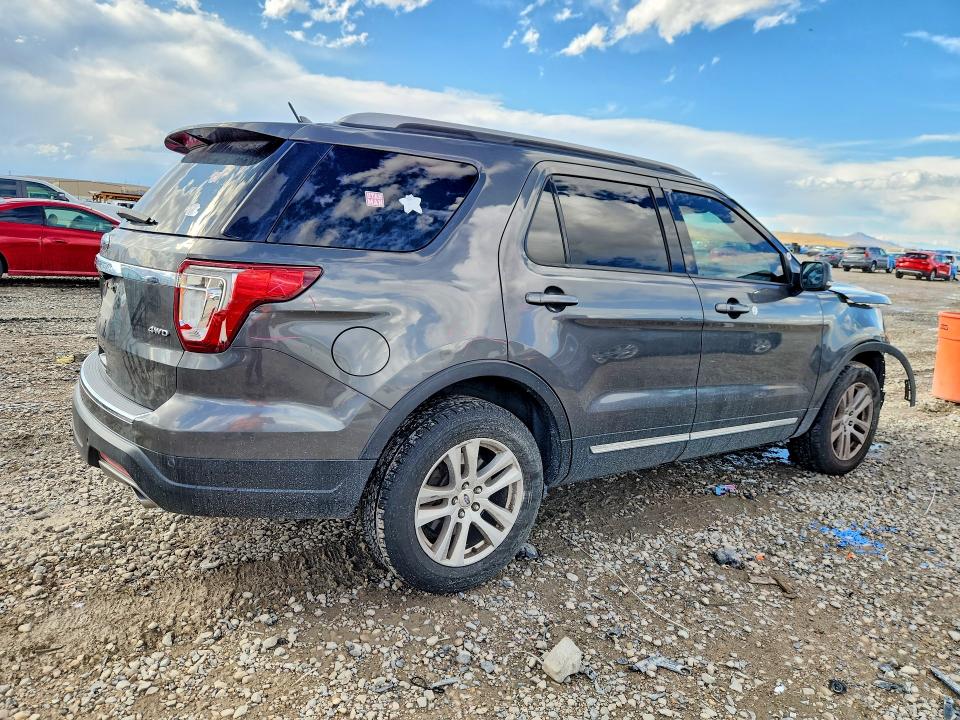 69815746 :رقم المزاد ، 1FM5K8D81JGC15860 vin ، 2018 Ford Explorer مزاد بيع