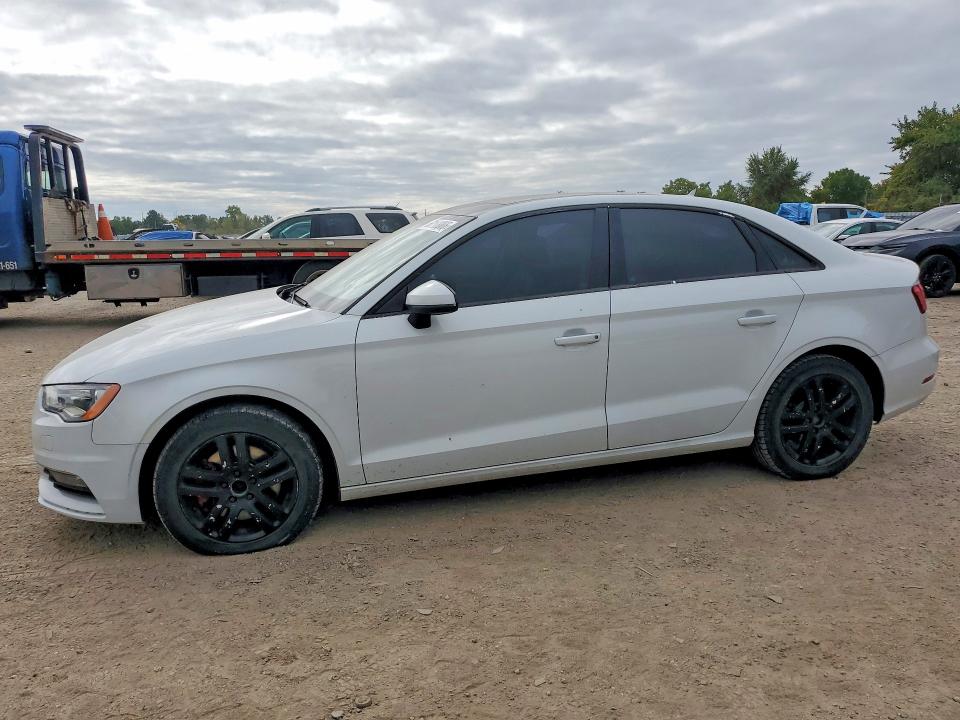Продажа на аукционе авто 2016 Audi A3, vin: WAUA7GFF7G1083304, номер лота: 68808006