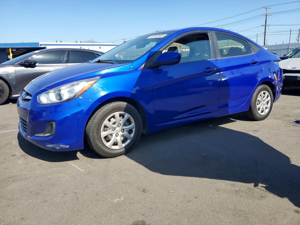 2013 Hyundai Accent მანქანა იყიდება აუქციონზე, vin: KMHCT4AE4DU287035, აუქციონის ნომერი: 68702666