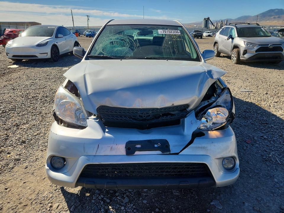 2005 Toyota Matrix მანქანა იყიდება აუქციონზე, vin: 2T1KR32E95C413542, აუქციონის ნომერი: 70152356