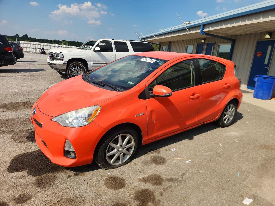 Auction sale of the 2013 Toyota Prius C, vin: JTDKDTB30D1045851, lot number: 69637346