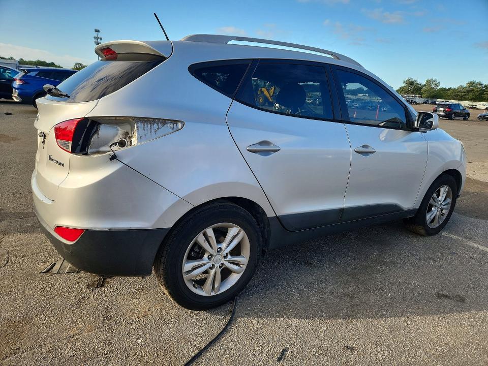 Продажа на аукционе авто 2011 Hyundai Tucson, vin: KM8JU3AC1BU198131, номер лота: 69890986