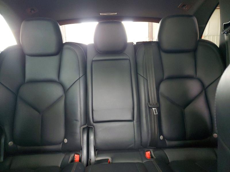 70886216 :رقم المزاد ، WP1AE2A2XFLA52534 vin ، 2015 Porsche Cayenne مزاد بيع