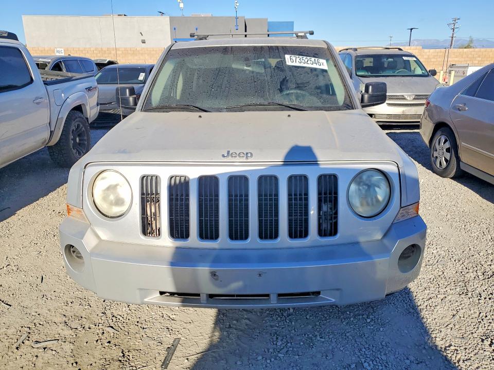 67352546 :رقم المزاد ، 1J4NT2GB5AD531621 vin ، 2010 Jeep Patriot مزاد بيع