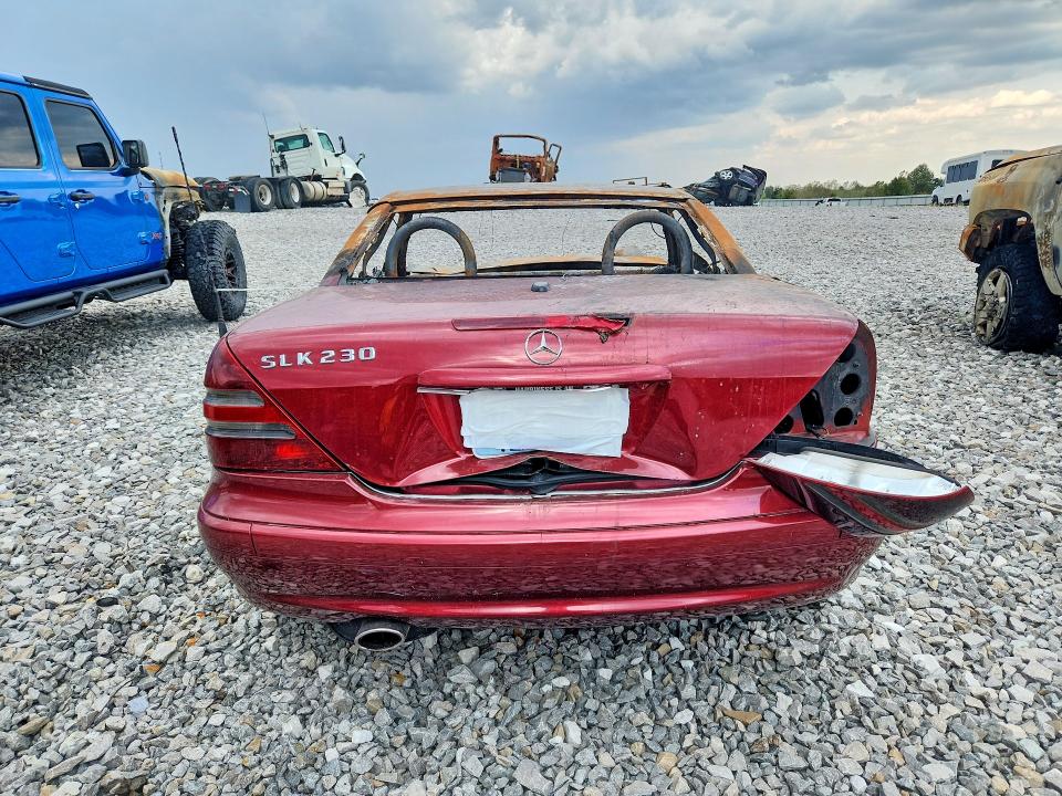 68432956 :رقم المزاد ، WDBKK65F21F221373 vin ، 2001 Mercedes-benz Slk مزاد بيع