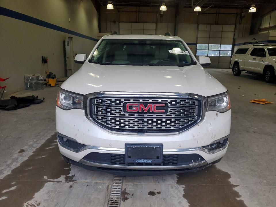 70081866 :رقم المزاد ، 1GKKNXLSXHZ191566 vin ، 2017 Gmc Acadia مزاد بيع