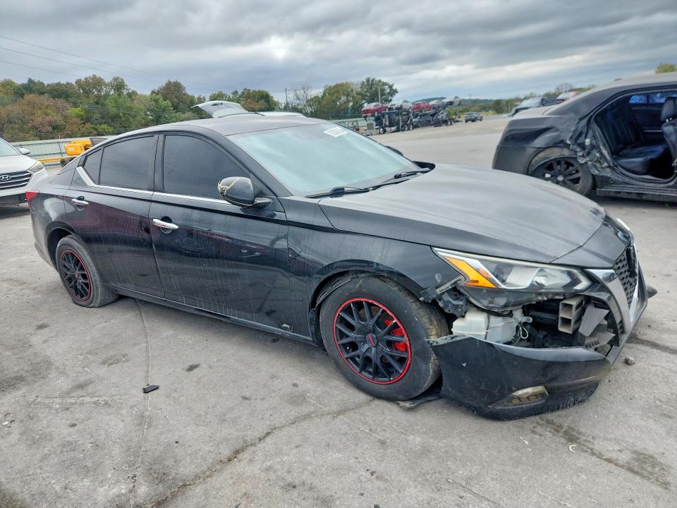 70330926 :رقم المزاد ، 1N4BL4BV4KC209443 vin ، 2019 Nissan Altima مزاد بيع
