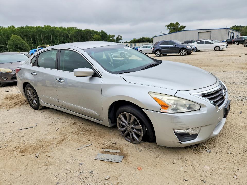 2015 Nissan Altima მანქანა იყიდება აუქციონზე, vin: 1N4AL3AP2FC592832, აუქციონის ნომერი: 69704056