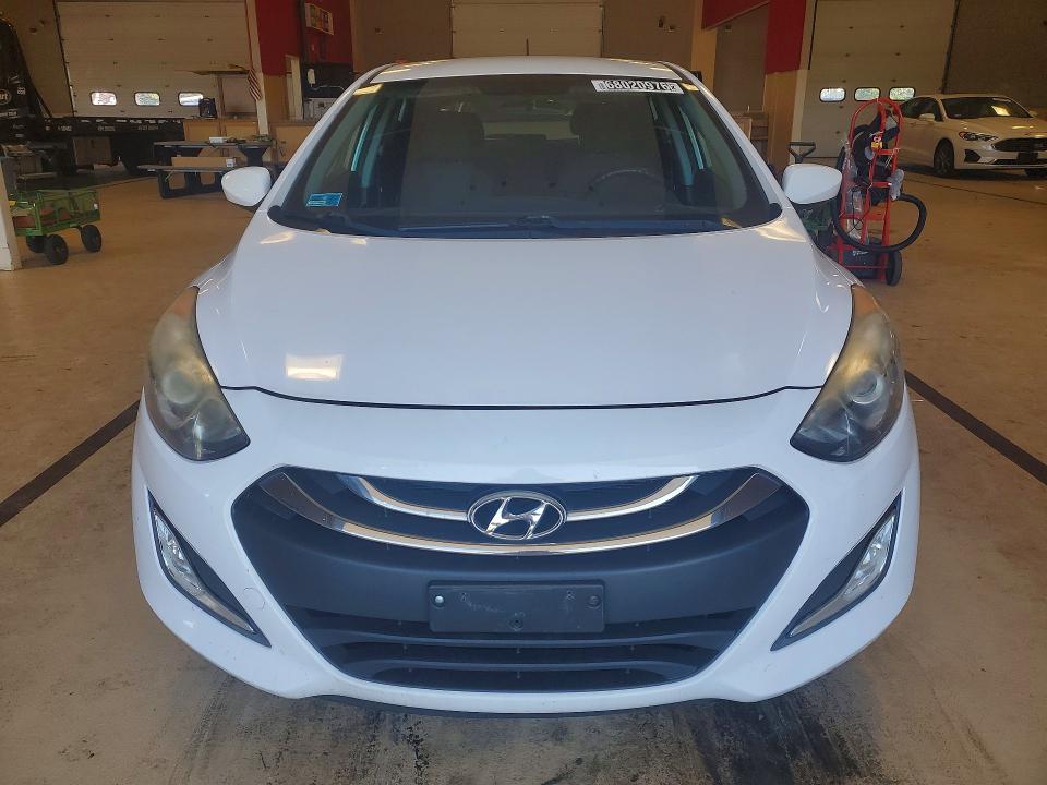 2014 Hyundai Elantra Gt მანქანა იყიდება აუქციონზე, vin: KMHD35LH5EU171961, აუქციონის ნომერი: 68020976