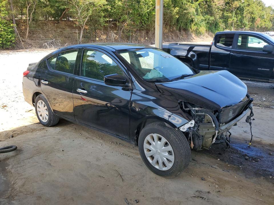 69388576 :رقم المزاد ، 3N1CN7AP5KL825947 vin ، 2019 Nissan Versa مزاد بيع